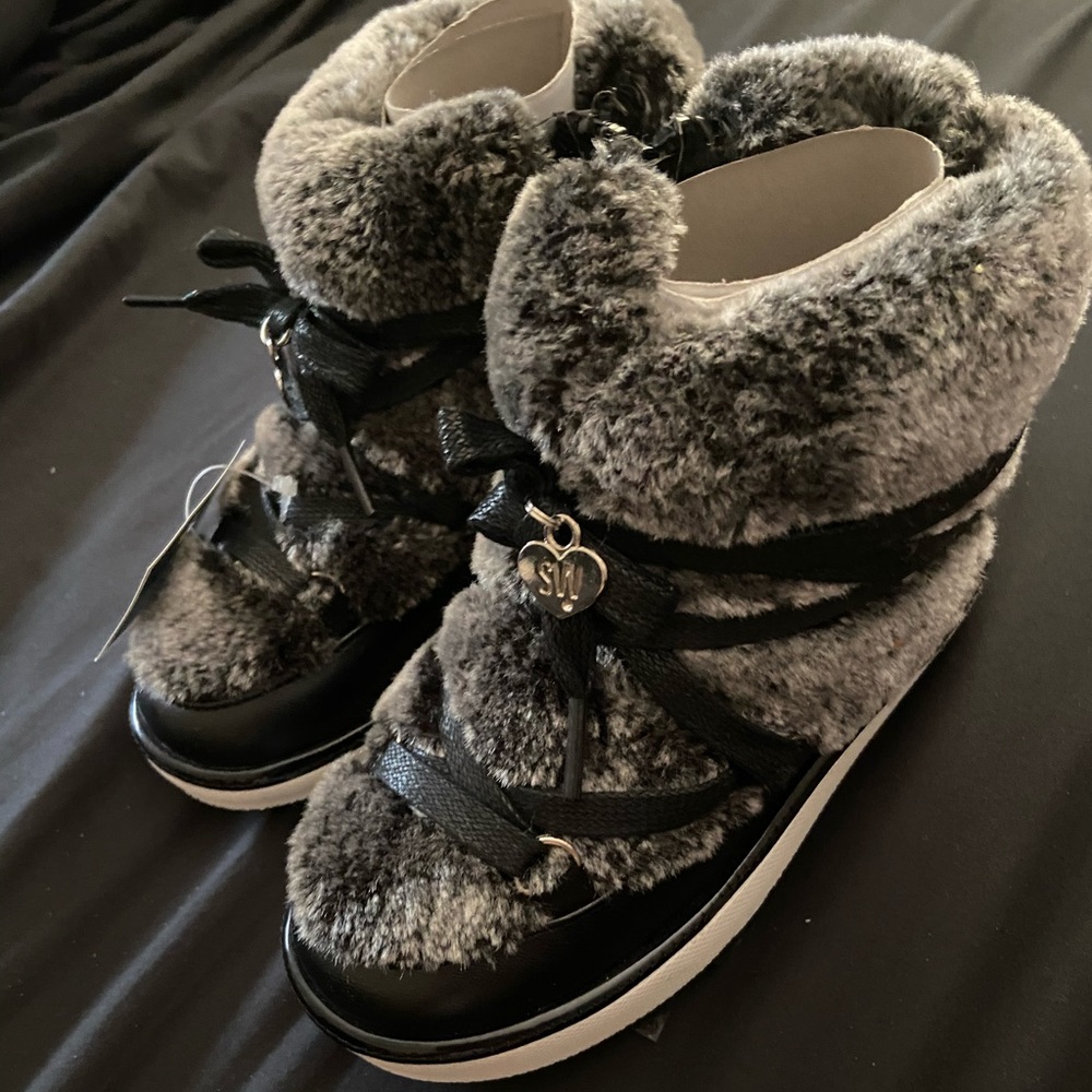 Girls fury boots